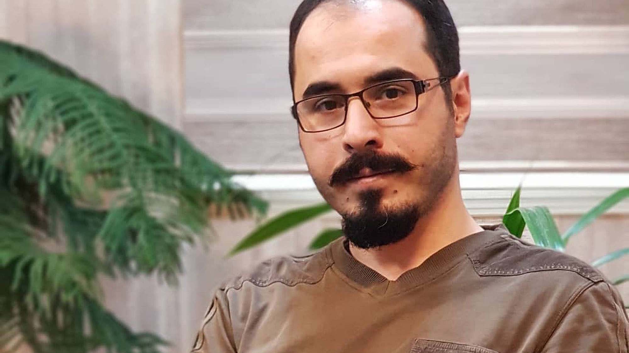 Read more about the article Jailed Iranian Journalist In Desperate Need Of Meds After Being Tortured And Legs Broken For Commenting On Protests